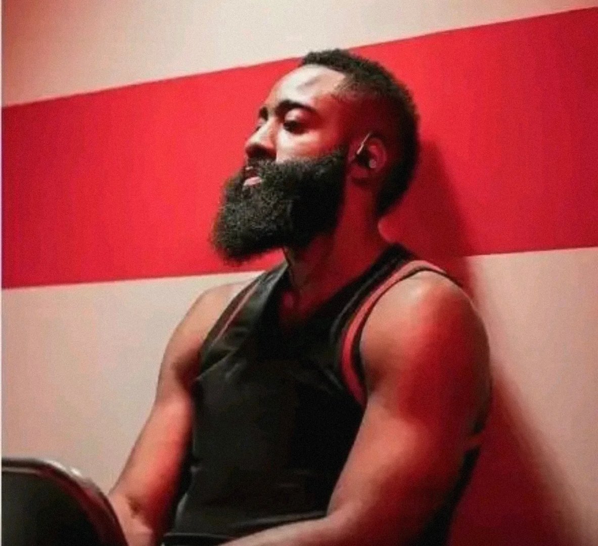 哈登连续三场比赛得分超过锐不可当，C9不断突破！的简单介绍