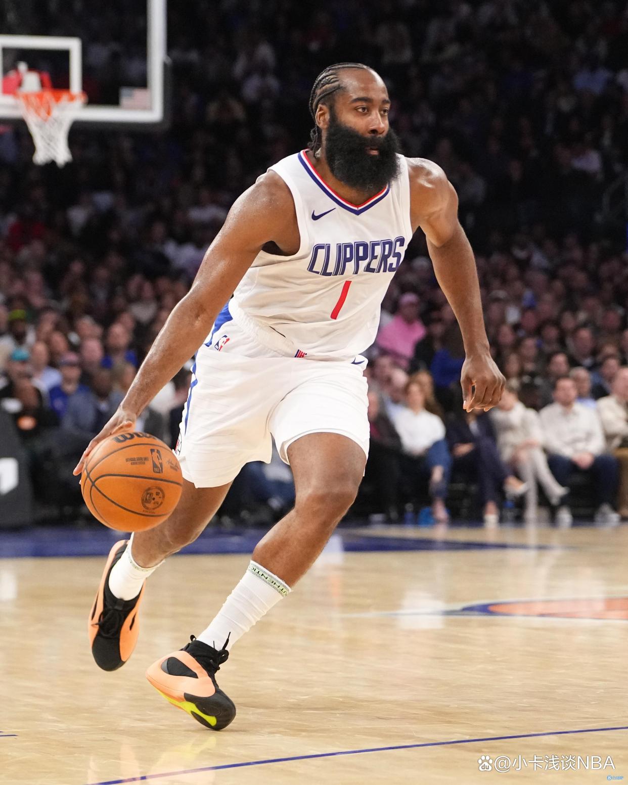 哈登连续三场比赛得分超过锐不可当，C9不断突破！的简单介绍